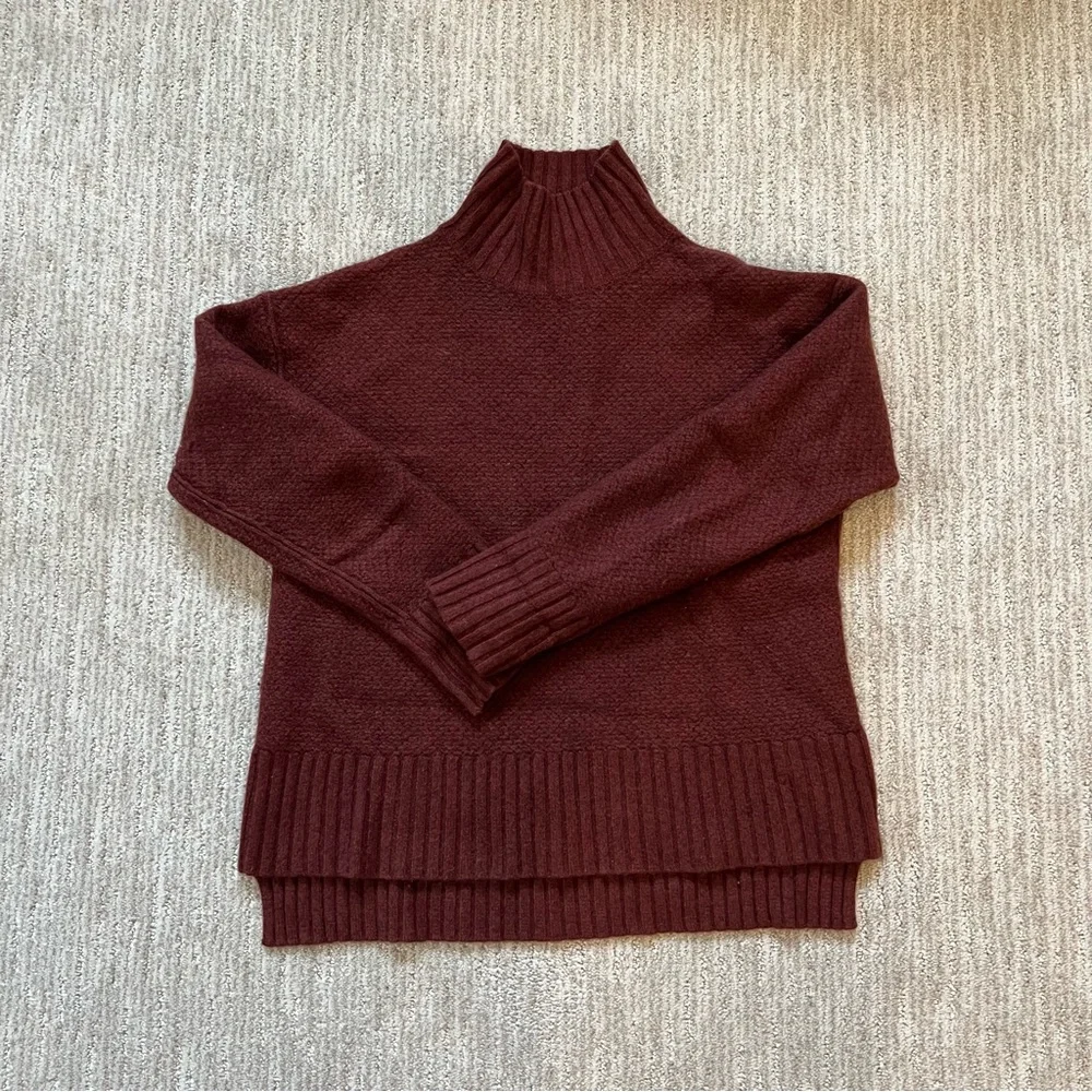 GUC | Everlane Recycled Cashmere, Waffle-knit Mockneck Sweater | Rust - Picture 2 of 7